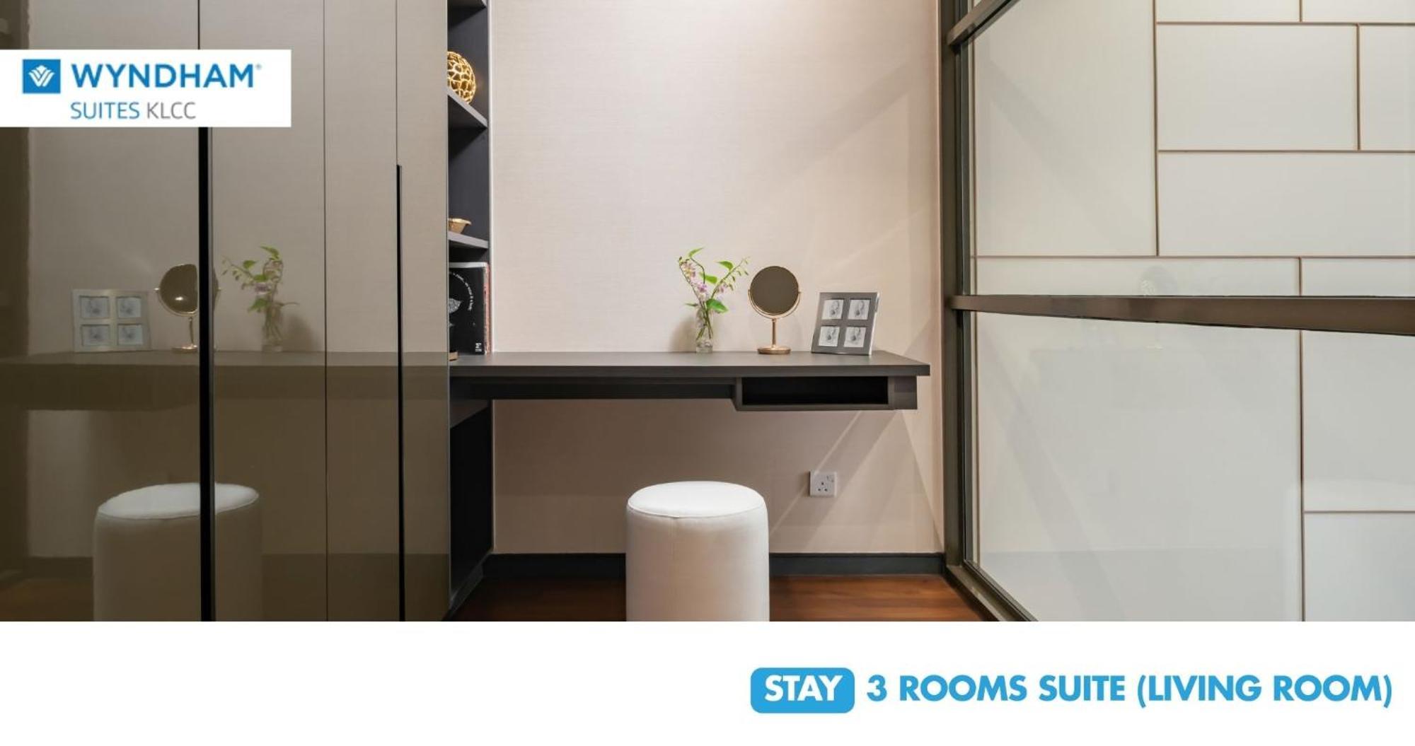 Wyndham Suites Klcc Kuala Lumpur Eksteriør billede 3-room suite living room